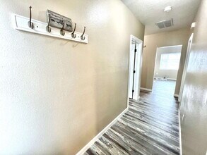 712 W Fourth Plain Blvd in Vancouver, WA - Building Photo - Building Photo