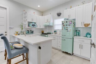 4821 1st St in Pasadena, TX - Building Photo