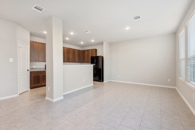 25834 Northpark Pine Dr in Porter, TX - Building Photo - Building Photo