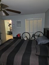 56 Edgeworth St, Unit 11 in Worcester, MA - Foto de edificio - Building Photo