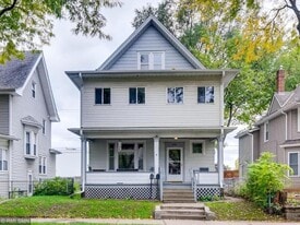 888 Sherburne Ave in St. Paul, MN - Building Photo