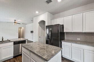 2417 Dolostone Dr in Aubrey, TX - Building Photo - Building Photo