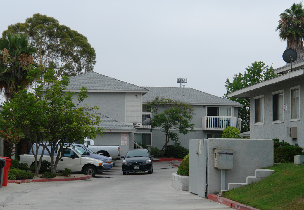 1932-1934 West Dr in Vista, CA - Building Photo