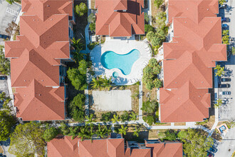 The Courtyards at Davie in Davie, FL - Foto de edificio - Building Photo