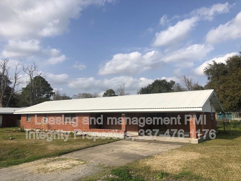 2809 S Curtis Dr in New Iberia, LA - Building Photo