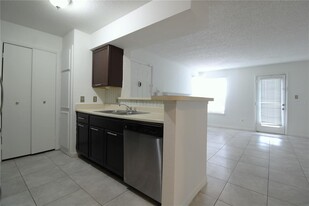 5501 Rosebriar Way in Orlando, FL - Building Photo - Building Photo