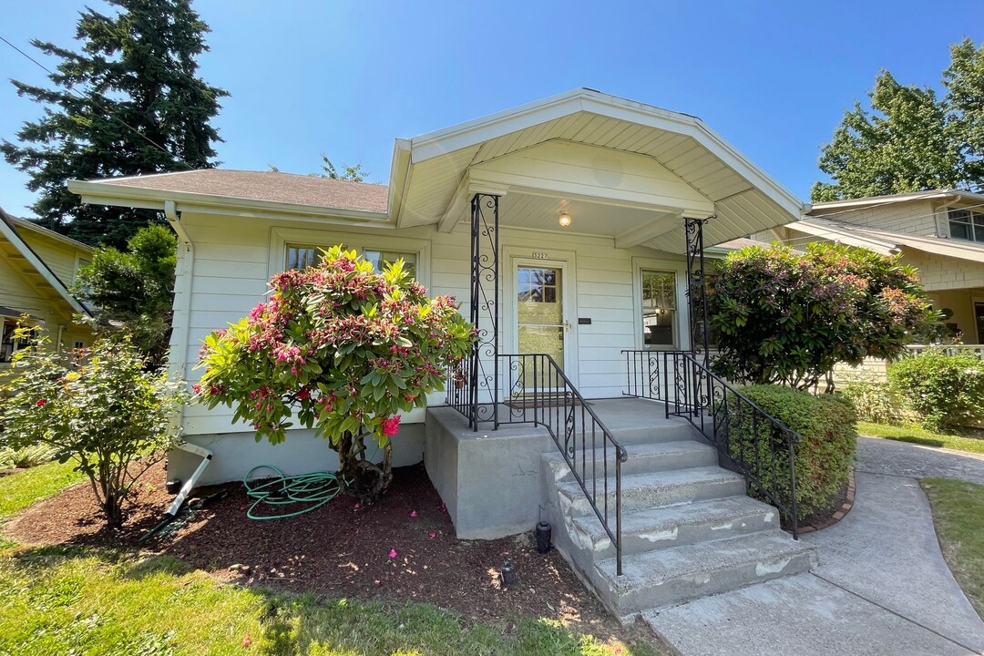 3227 NE 31st Ave in Portland, OR - Building Photo