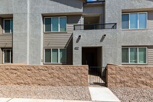 1561 Layla St in Henderson, NV - Building Photo