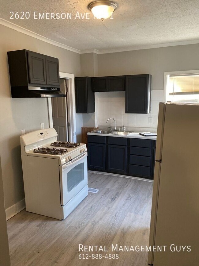 2620 Emerson Ave N in Minneapolis, MN - Foto de edificio - Building Photo