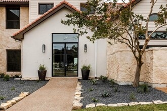 3901 Peak Lookout Dr in Austin, TX - Building Photo - Building Photo