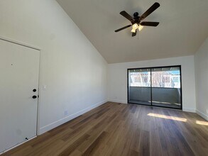 2445 Sycamore Glen Dr in Sparks, NV - Building Photo - Building Photo