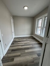 697 S Clinton Ave, Unit 3 in Rochester, NY - Foto de edificio - Building Photo