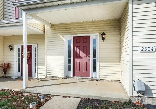 2304 Sunny Hill Cir in York, PA - Foto de edificio - Building Photo