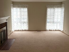 2219 Hamilton Ave in San Bruno, CA - Foto de edificio - Building Photo