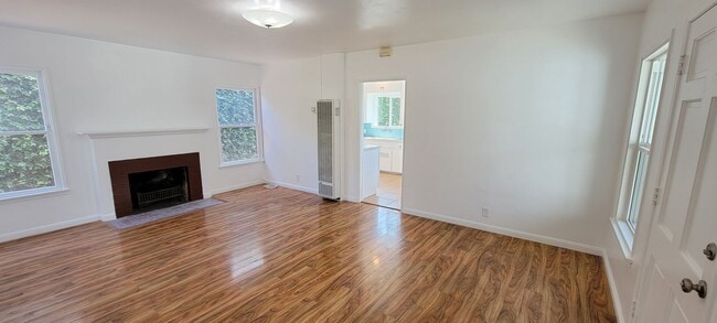 117 1/2 W Greenwood Ave in La Habra, CA - Building Photo - Building Photo