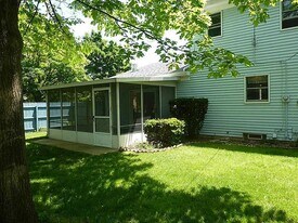 3930 Kimberton Dr in Toledo, OH - Building Photo