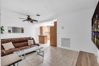 2970 NW 15th St in Miami, FL - Foto de edificio - Building Photo