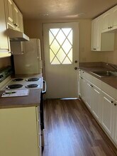 26027 Woodland Way S, Unit B in Kent, WA - Building Photo - Building Photo