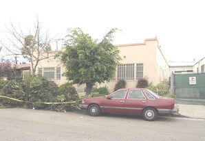 1114-1116 1/2 Tamarind Ave in Los Angeles, CA - Building Photo