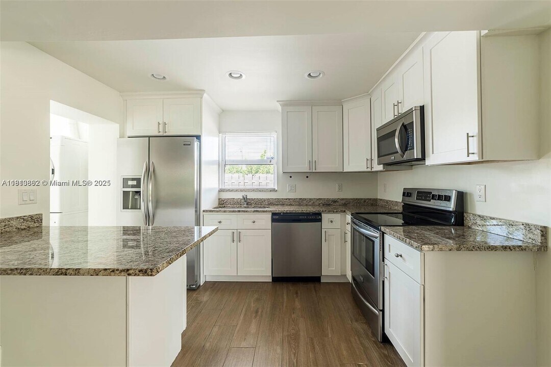 2019 NE 17th Ct in Fort Lauderdale, FL - Building Photo