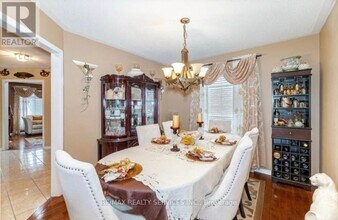 31 Quailvalley Dr in Brampton, ON - Building Photo - Building Photo