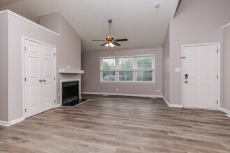 429 Dickens Dr in Raleigh, NC - Foto de edificio - Building Photo