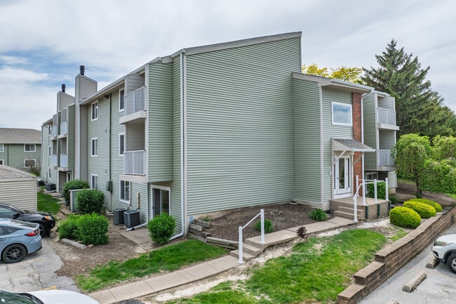Winding Hills Apartments in Davenport, IA - Building Photo - Building Photo
