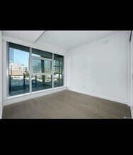 188 Bellevue Way NE in Bellevue, WA - Foto de edificio - Building Photo