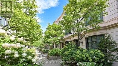27 Elkhorn Dr in Toronto, ON - Building Photo - Building Photo
