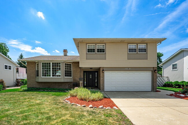 property at 1105 E Alder Ln