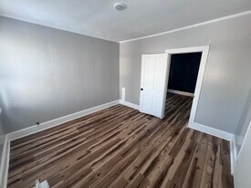 427 Fourth St, Unit 2 in Shenandoah, VA - Building Photo