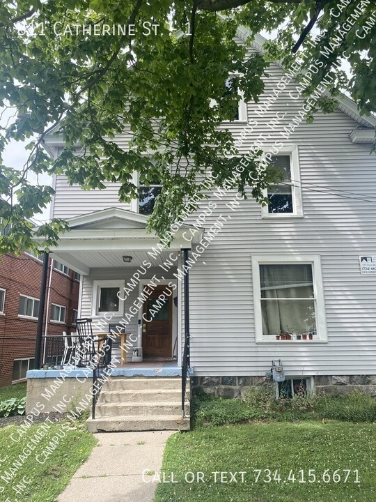 811 Catherine St in Ann Arbor, MI - Foto de edificio