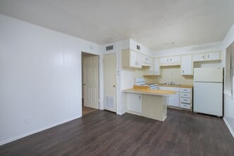 Parker Place Apartments in Killeen, TX - Building Photo - Building Photo
