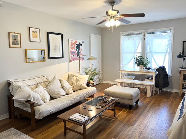 3108 Walling Dr, Unit C in Austin, TX - Foto de edificio - Building Photo