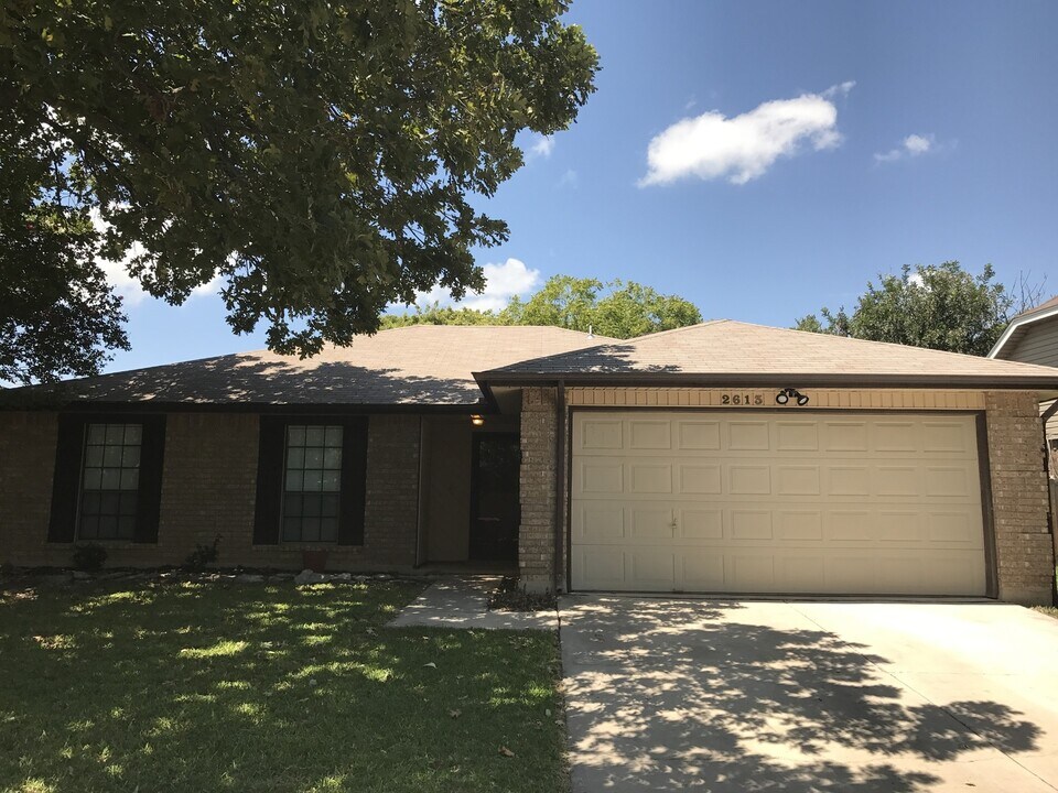 2613 Kline Cir in Schertz, TX - Building Photo