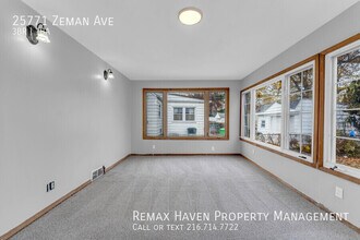 25771 Zeman Ave in Euclid, OH - Building Photo - Building Photo