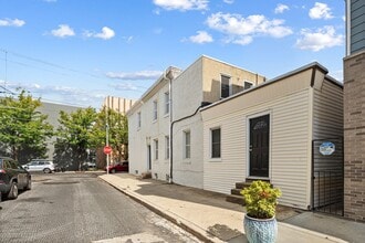 2623 Sepviva St in Philadelphia, PA - Building Photo - Building Photo