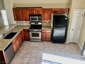 11060 Abbeyfield Rose Dr in Henderson, NV - Building Photo - Building Photo