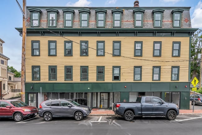 2 Charles St in Methuen, MA - Building Photo - Building Photo