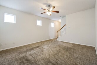 464 Lobdale Falls Dr in Lawrenceville, GA - Building Photo - Building Photo