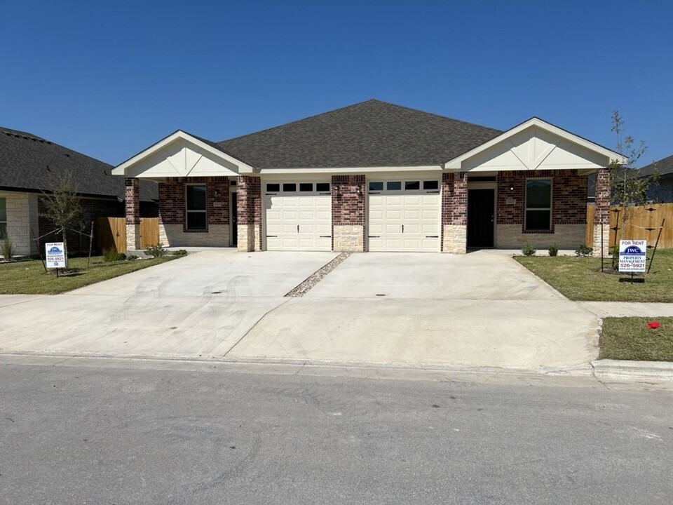 5217 Rose Gdn Lp in Killeen, TX - Building Photo