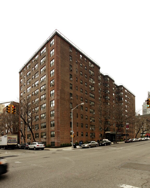 1700 York Ave at East 89th in New York, NY - Building Photo