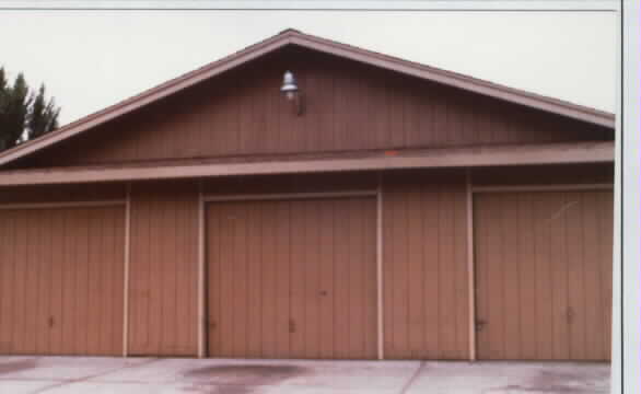 8813-8817 Kelley Dr in Stockton, CA - Building Photo