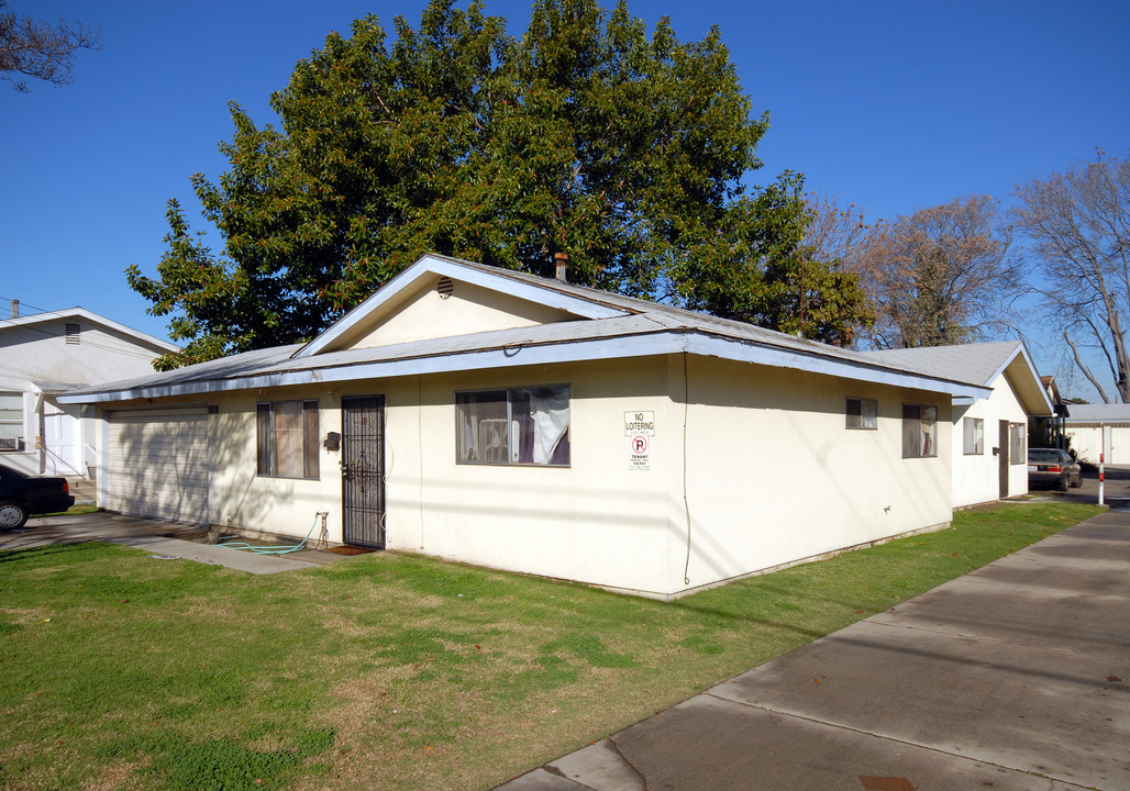 9615 Cedar St in Bellflower, CA - Building Photo