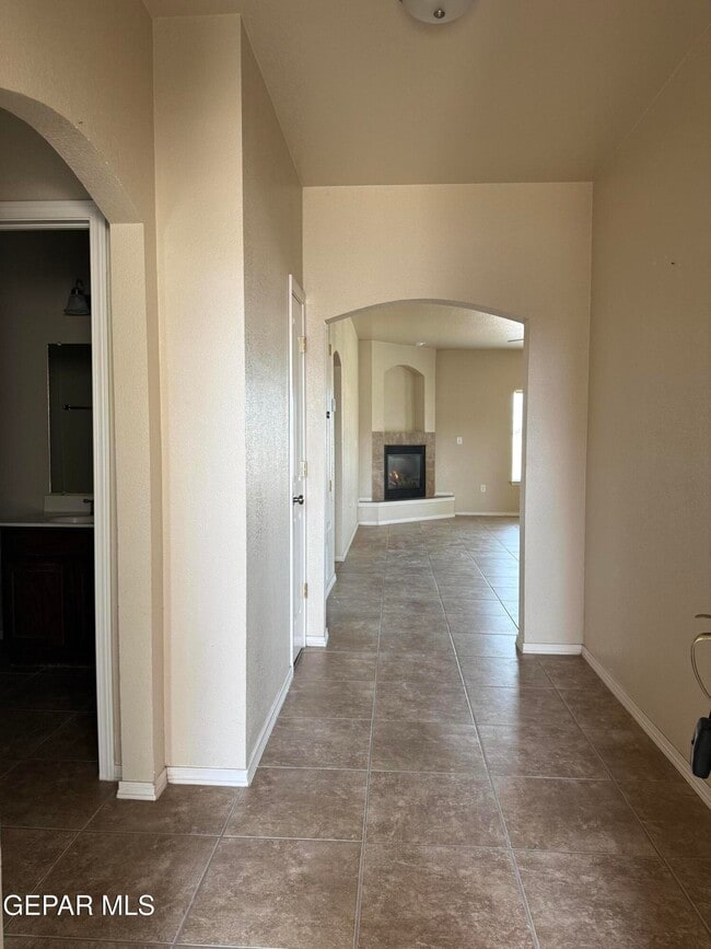 10429 Silvercloud Dr in El Paso, TX - Building Photo - Building Photo