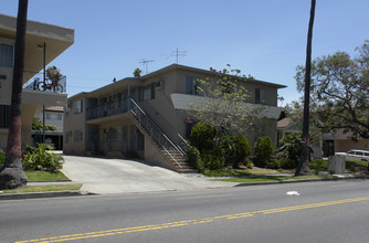 142 N Normandie Ave in Los Angeles, CA - Building Photo - Building Photo