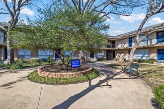 HARRIS GARDENS in Fort Worth, TX - Foto de edificio - Building Photo