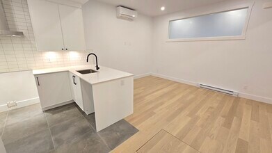 2037 De Chambly Rue in Montréal, QC - Building Photo - Building Photo