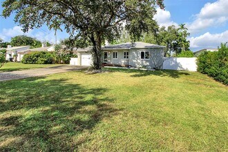 89 Corydon Dr in Miami Springs, FL - Building Photo - Building Photo