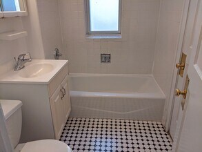 548 Sherman Ave in Evanston, IL - Building Photo - Building Photo